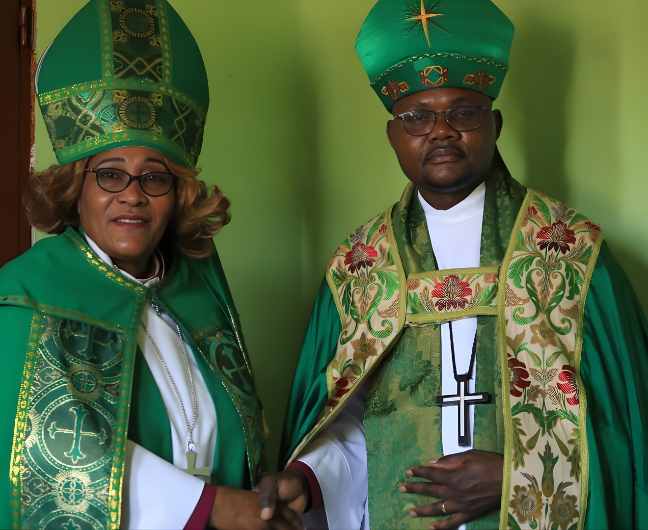 DOM VICENTE MSOSSA CELEBRA CULTO NA DIOCESE DO BOM PASTOR