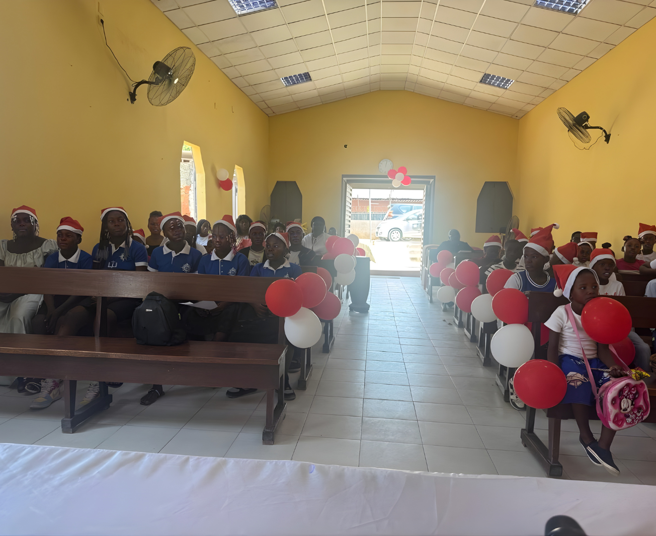 Bispa celebra Natal com crianças da Diocese do Bom Pastor